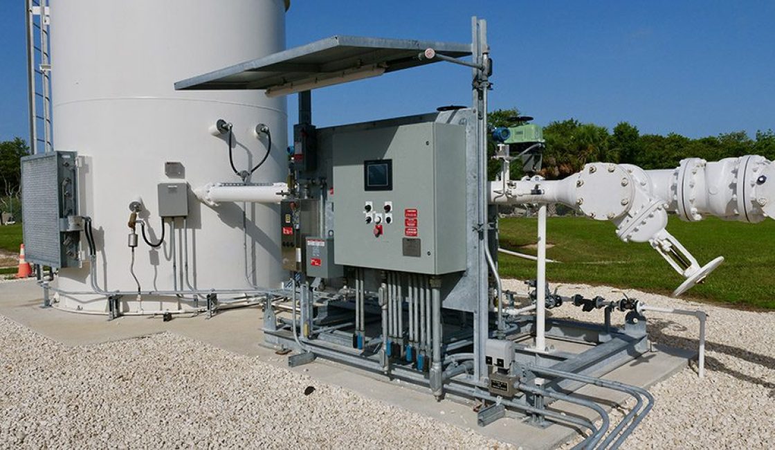 A power plant with a large amount of equipment.